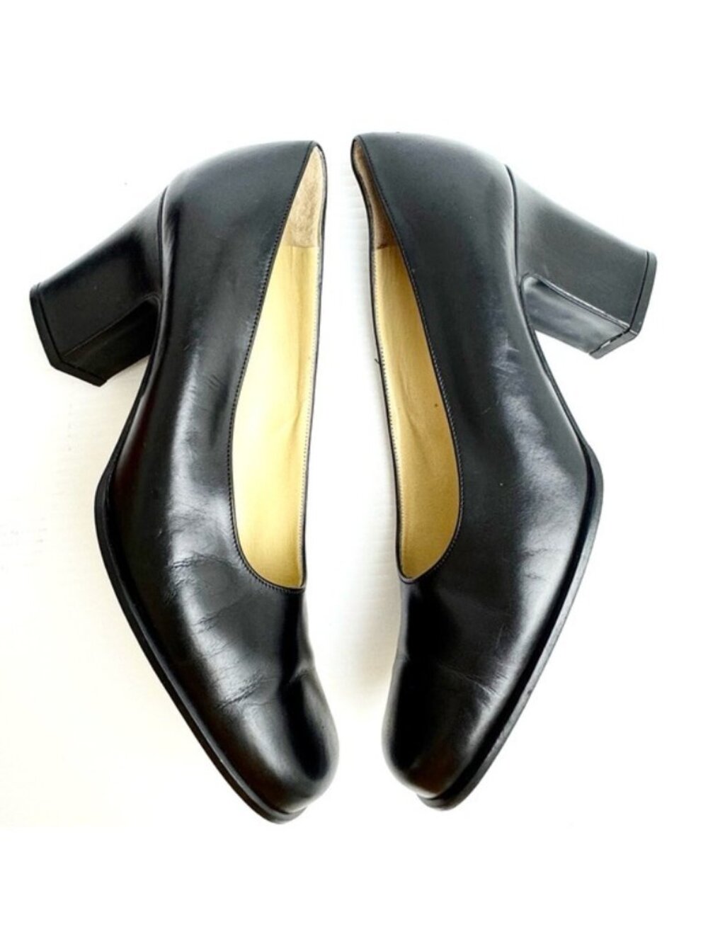 BALLY of Switzerland black leather Pumps Heels Classic Round Toe 6.5